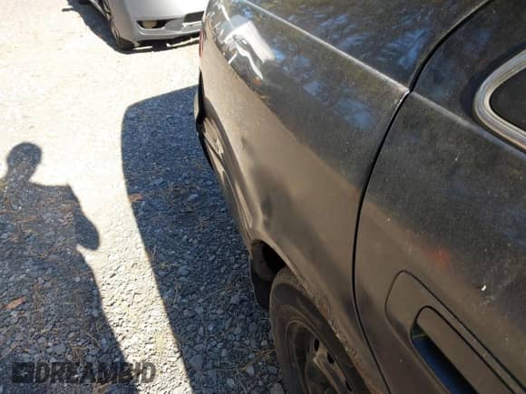 2001 Toyota Camry CE z VIN 4T1BG28K11U076564, wystawiony jako IAAI lot #43443338 z przebiegiem 196 261 mil mil oraz . Historia ofert i sprzedaży dostępna na DreamBid. Obrazek 12.