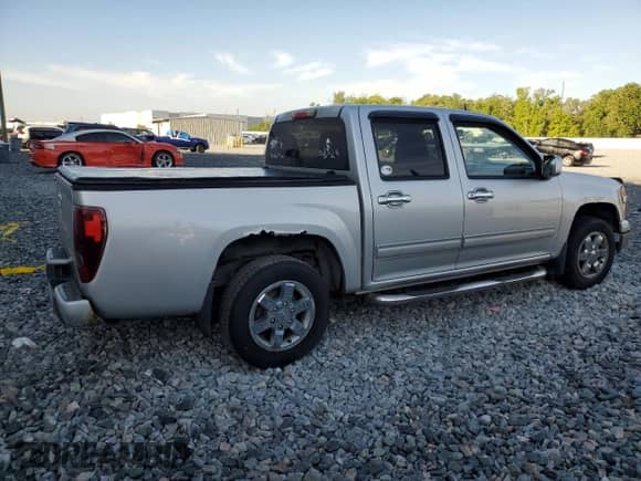 2011 Chevrolet Colorado 1LT z VIN 1GCDSCFE6B8137884, wystawiony jako Copart lot #50960915 z przebiegiem 84 777 mil mil oraz Czysty tytuł • Clean title. Historia ofert i sprzedaży dostępna na DreamBid. Obrazek 3.