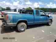 1998 Chevrolet Silverado 1500 z VIN 2GCEC19R8W1242262, wystawiony jako Copart lot #68157345 z przebiegiem 142 051 mil mil oraz Szkoda całkowita • Salvage title. Historia ofert i sprzedaży dostępna na DreamBid. Obrazek 3.