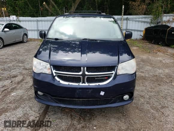 2014 Dodge Grand Caravan Crew z VIN 2C4RDGDG0ER327345, wystawiony jako Copart lot #66422375 z przebiegiem 221 569 mil mil oraz Czysty tytuł • Clean title. Historia ofert i sprzedaży dostępna na DreamBid. Obrazek 5.