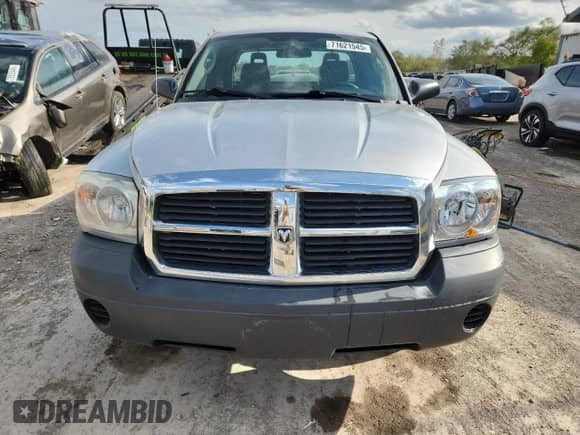 2006 Dodge Dakota ST with VIN 1D7HE22K56S689440, listed as a Copart auction lot 71621545 with 126,163 mi miles and Salvage title. Bid and sale history available at DreamBid. Image 5.