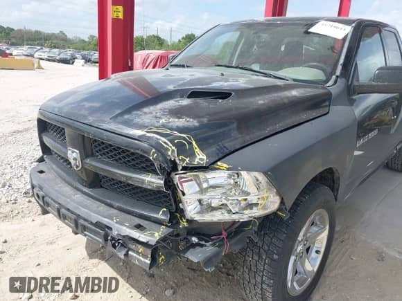 2012 Ram 1500 Tradesman с VIN 1C6RD6FT3CS300437, выставлен на аукционе IAAI как лот 41719611 с пробегом 161 095 миль миль и . История ставок и продаж доступна на DreamBid. Изображение 17.