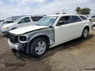 2005 Dodge Magnum SE with VIN 2D4FV48T25H650410, listed as a Copart auction lot 54615724 with 162,828 mi miles and Salvage title. Bid and sale history available at DreamBid. Image 1.