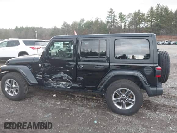 2022 Jeep Wrangler Unlimited Sahara z VIN 1C4HJXEG4NW186063, wystawiony jako IAAI lot #40927600 z przebiegiem 22 430 mil mil oraz . Historia ofert i sprzedaży dostępna na DreamBid. Obrazek 14.