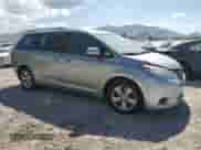 2015 Toyota Sienna LE AAS with VIN 5TDKK3DC9FS531101, listed as a Copart auction lot 65268255 with 161,612 mi miles and Salvage title. Bid and sale history available at DreamBid. Image 4.