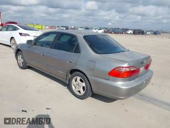 2000 Honda Accord EX с VIN 1HGCG5666YA134116, выставлен на аукционе IAAI как лот 43506846 с пробегом 212 149 миль миль и . История ставок и продаж доступна на DreamBid. Изображение 3.