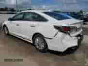 2016 Hyundai Sonata SE с VIN KMHE24L16GA041485, выставлен на аукционе Copart как лот 85714375 с пробегом 111 287 миль миль и Списание • Salvage title. История ставок и продаж доступна на DreamBid. Изображение 2.