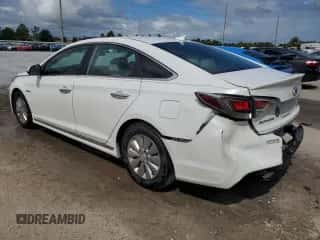 2016 Hyundai Sonata SE z VIN KMHE24L16GA041485, wystawiony jako Copart lot #85714375 z przebiegiem 111 287 mil mil oraz Szkoda całkowita • Salvage title. Historia ofert i sprzedaży dostępna na DreamBid. Obrazek 2.