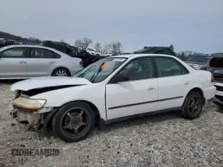 1998 Honda Accord LX с VIN 1HGCG5549WA180777, выставлен на аукционе Copart как лот 51387205 с пробегом 187 813 миль миль и Чистый • Clean title. История ставок и продаж доступна на DreamBid. Изображение 1.
