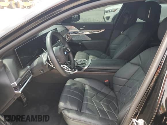 2024 BMW 7 Series 760i xDrive с VIN WBA33EJ02RCP63291, выставлен на аукционе Copart как лот 58191315 с пробегом 47 543 миль миль и Списание • Salvage title. История ставок и продаж доступна на DreamBid. Изображение 7.