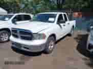 2020 Ram 1500 Tradesman z VIN 1C6RR6FG6LS151770, wystawiony jako IAAI lot #43125021 z przebiegiem 151 900 mil mil oraz . Historia ofert i sprzedaży dostępna na DreamBid. Obrazek 17.