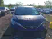 2025 Toyota Sienna Limited с VIN 5TDZSKFC1SS172228, выставлен на аукционе IAAI как лот 42951101 с пробегом 10 641 миль миль и . История ставок и продаж доступна на DreamBid. Изображение 12.