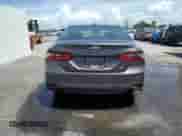 2023 Toyota Camry LE z VIN 4T1C11AK4PU103811, wystawiony jako Copart lot #70062385 z przebiegiem 46 128 mil mil oraz Czysty tytuł • Clean title. Historia ofert i sprzedaży dostępna na DreamBid. Obrazek 6.