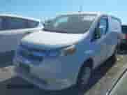 2017 Chevrolet City Express Cargo LS z VIN 3N63M0YN8HK701999, wystawiony jako IAAI lot #42906712 z przebiegiem 36 265 mil mil oraz . Historia ofert i sprzedaży dostępna na DreamBid. Obrazek 2.