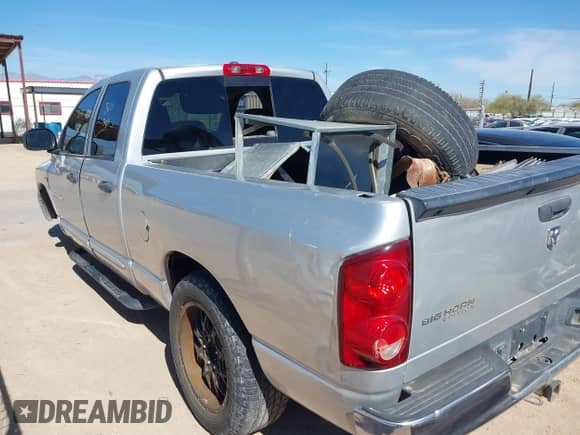 2007 Dodge 1500 SLT с VIN 1D7HA18207J502304, выставлен на аукционе IAAI как лот 41123427 с пробегом 225 502 миль миль и . История ставок и продаж доступна на DreamBid. Изображение 3.