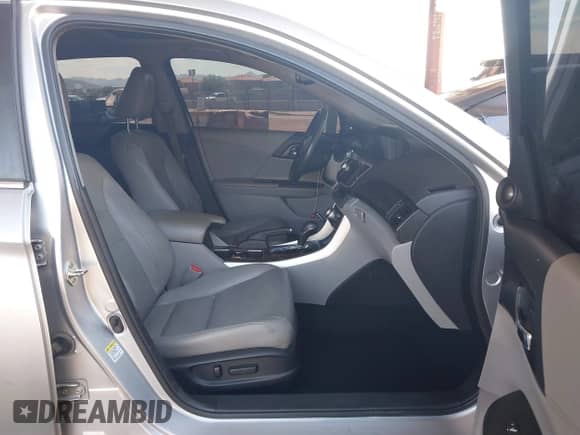 2013 Honda Accord EX-L z VIN 1HGCR2F84DA225356, wystawiony jako IAAI lot #43111952 z przebiegiem 123 588 mil mil oraz . Historia ofert i sprzedaży dostępna na DreamBid. Obrazek 5.