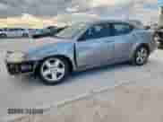2013 Dodge Avenger SE z VIN 1C3CDZAB0DN643838, wystawiony jako Copart lot #82318845 z przebiegiem 114 049 mil mil oraz Szkoda całkowita • Salvage title. Historia ofert i sprzedaży dostępna na DreamBid. Obrazek 1.