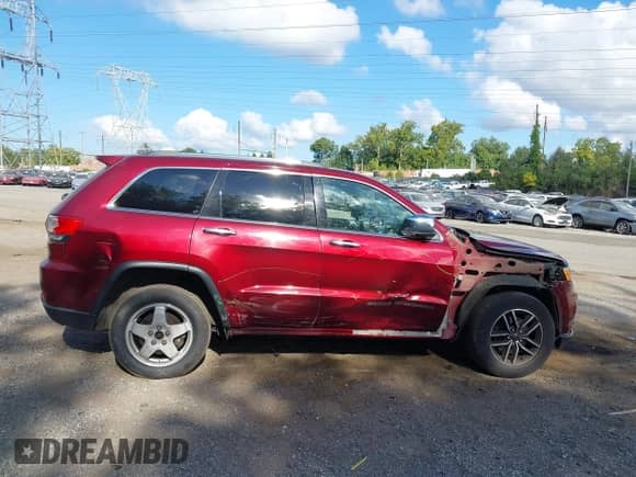 2019 Jeep Grand Cherokee Limited with VIN 1C4RJFBG1KC711595, listed as a IAAI auction lot 43120335 with 144,616 mi miles and . Bid and sale history available at DreamBid. Image 13.