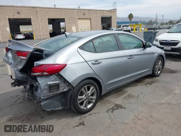 2017 Hyundai Elantra SE z VIN 5NPD84LF8HH033019, wystawiony jako IAAI lot #43259780 z przebiegiem 101 061 mil mil oraz . Historia ofert i sprzedaży dostępna na DreamBid. Obrazek 4.