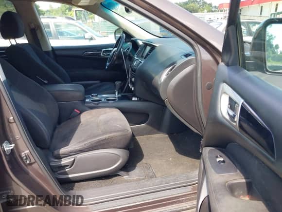 2015 Nissan Pathfinder Platinum with VIN 5N1AR2MM5FC678703, listed as a IAAI auction lot 42856269 with 356,966 mi miles and . Bid and sale history available at DreamBid. Image 5.