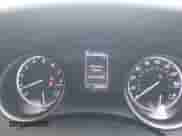 2023 Toyota Camry SE z VIN 4T1G11AK7PU806613, wystawiony jako IAAI lot #43396453 z przebiegiem 43 668 mil mil oraz . Historia ofert i sprzedaży dostępna na DreamBid. Obrazek 7.