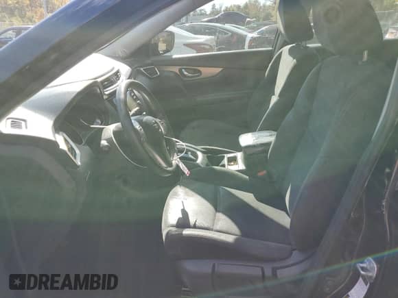 2015 Nissan Rogue SV z VIN KNMAT2MV7FP538174, wystawiony jako Copart lot #89620025 z przebiegiem 145 811 mil mil oraz Szkoda całkowita • Salvage title. Historia ofert i sprzedaży dostępna na DreamBid. Obrazek 7.