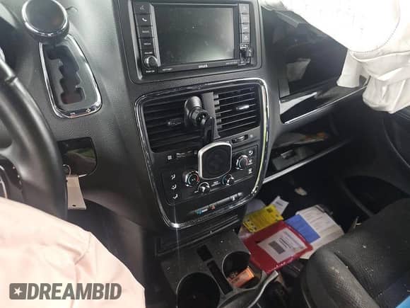 2019 Dodge Grand Caravan SE with VIN 2C4RDGBG6KR676265, listed as a IAAI auction lot 43546150 with 61,861 mi miles and . Bid and sale history available at DreamBid. Image 31.