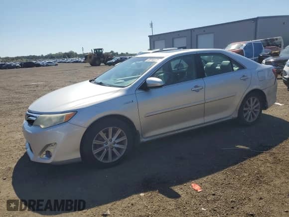 2013 Toyota Camry XLE with VIN 4T1BD1FK8DU085675, listed as a Copart auction lot 80745375 with 148,264 mi miles and Salvage title. Bid and sale history available at DreamBid. Image 1.