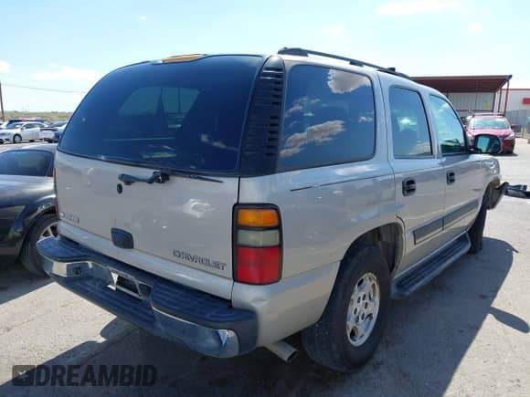 2004 Chevrolet Tahoe LS с VIN 1GNEC13V14J326133, выставлен на аукционе IAAI как лот 42887973 с пробегом 181 452 миль миль и . История ставок и продаж доступна на DreamBid. Изображение 4.