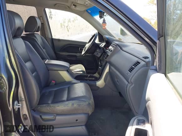 2006 Honda Pilot EX-L z VIN 5FNYF18536B021412, wystawiony jako IAAI lot #43249005 z przebiegiem 181 343 mil mil oraz . Historia ofert i sprzedaży dostępna na DreamBid. Obrazek 5.