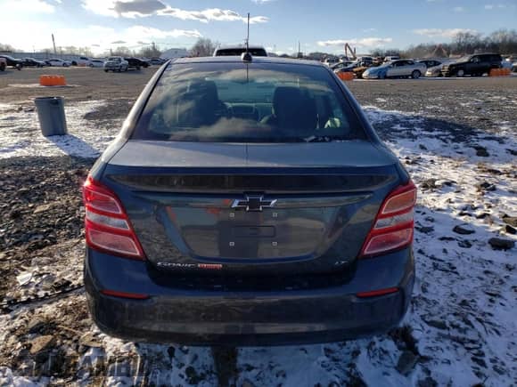 2018 Chevrolet Sonic LT with VIN 1G1JD5SB2J4120874, listed as a Copart auction lot 87215134 with 32,298 mi miles and Salvage title. Bid and sale history available at DreamBid. Image 6.