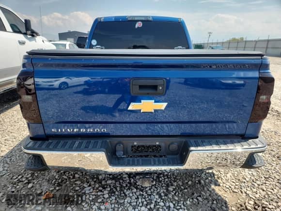 2015 Chevrolet Silverado 1500 LT with VIN 3GCUKREC2FG264294, listed as a Copart auction lot 70692785 with 123,085 mi miles and Salvage title. Bid and sale history available at DreamBid. Image 6.