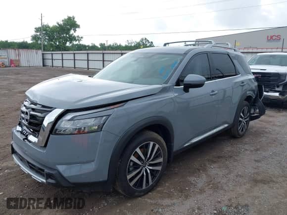 2025 Nissan Pathfinder Platinum with VIN 5N1DR3DH7SC230933, listed as a IAAI auction lot 42497899 with 769 mi miles and . Bid and sale history available at DreamBid. Image 2.