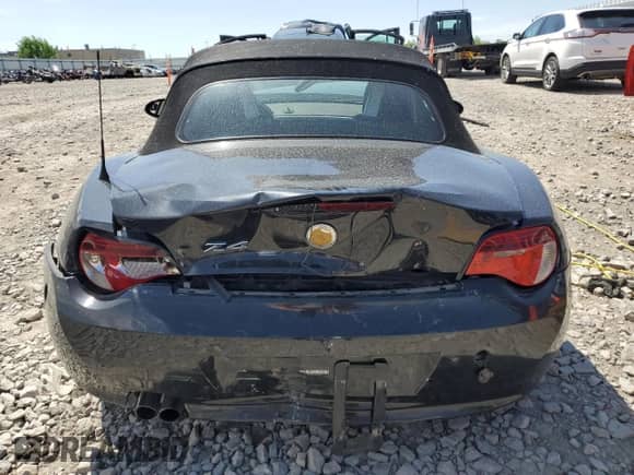 2006 BMW Z4 3.0i с VIN 4USBU33526LW59527, выставлен на аукционе Copart как лот 61215295 с пробегом 104 071 миль миль и На запчасти • Non repairable. История ставок и продаж доступна на DreamBid. Изображение 6.