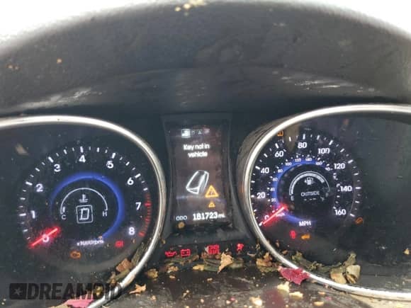 2015 Hyundai Santa Fe с VIN 5XYZU3LA8FG298415, выставлен на аукционе Copart как лот 56180645 с пробегом 181 723 миль миль и Списание • Salvage title. История ставок и продаж доступна на DreamBid. Изображение 9.