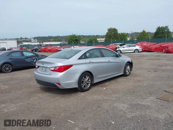2014 Hyundai Sonata GLS z VIN 5NPEB4AC9EH836741, wystawiony jako IAAI lot #43344889 z przebiegiem 102 655 mil mil oraz . Historia ofert i sprzedaży dostępna na DreamBid. Obrazek 4.