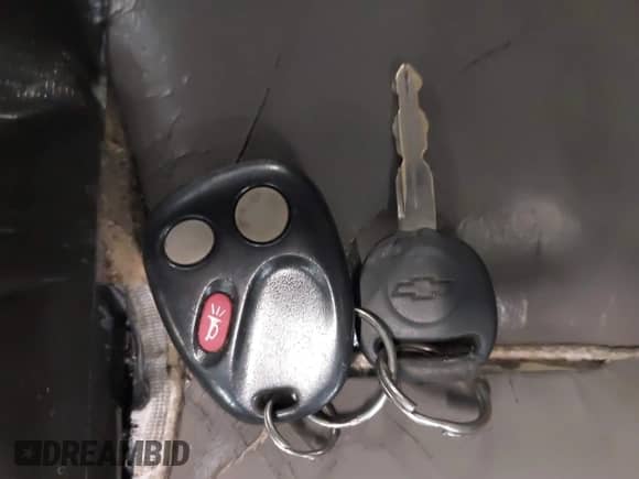 2005 Chevrolet Suburban LT с VIN 1GNFK16Z45J191317, выставлен на аукционе IAAI как лот 41715102 с пробегом 322 412 миль миль и . История ставок и продаж доступна на DreamBid. Изображение 11.