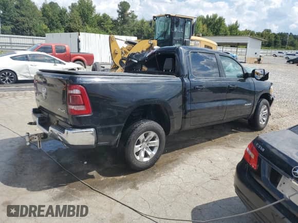 2023 Ram 1500 Laramie z VIN 1C6SRFJT5PN665765, wystawiony jako Copart lot #70183715 z przebiegiem Nie podano mil oraz Nie do naprawy • Non repairable. Historia ofert i sprzedaży dostępna na DreamBid. Obrazek 3.