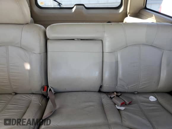 2001 Chevrolet Tahoe LS с VIN 1GNEC13T71R203996, выставлен на аукционе Copart как лот 69393515 с пробегом Не указан миль и На запчасти • Non repairable. История ставок и продаж доступна на DreamBid. Изображение 10.