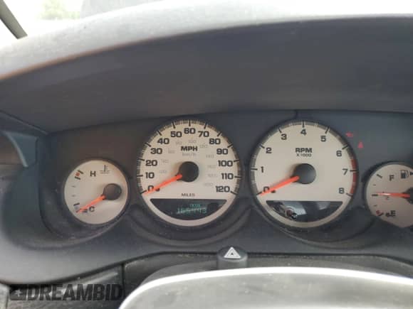 2004 Dodge Neon SXT z VIN 1B3ES56CX4D644832, wystawiony jako Copart lot #62601334 z przebiegiem 165 493 mil mil oraz Szkoda całkowita • Salvage title. Historia ofert i sprzedaży dostępna na DreamBid. Obrazek 9.