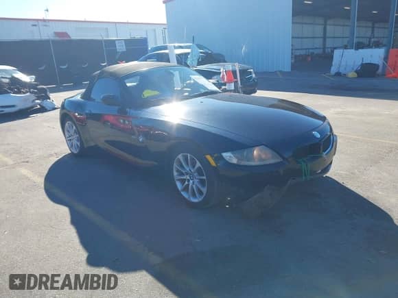 2007 BMW Z4 3.0i with VIN 4USBU33567LW60522, listed as a IAAI auction lot 41162779 with 144,778 mi miles and . Bid and sale history available at DreamBid. Image 1.