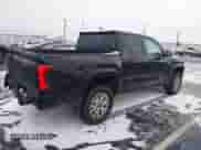 2024 Toyota Tacoma SR5 z VIN 3TMKB5FN3RM004833, wystawiony jako IAAI lot #41580572 z przebiegiem 7 039 mil mil oraz . Historia ofert i sprzedaży dostępna na DreamBid. Obrazek 4.