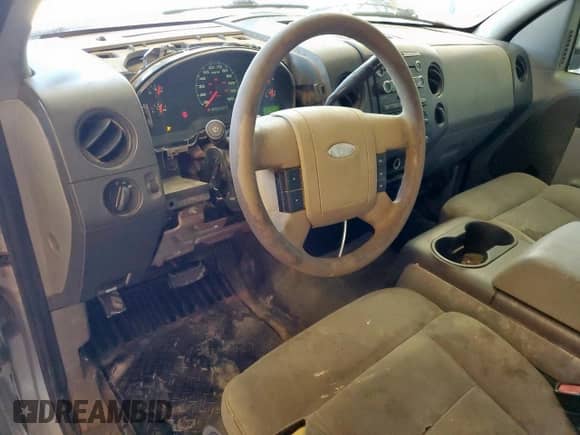 2004 Ford F-150 STX z VIN 1FTRF02W24KD35682, wystawiony jako Copart lot #71265935 z przebiegiem 201 199 mil mil oraz Szkoda całkowita • Salvage title. Historia ofert i sprzedaży dostępna na DreamBid. Obrazek 8.