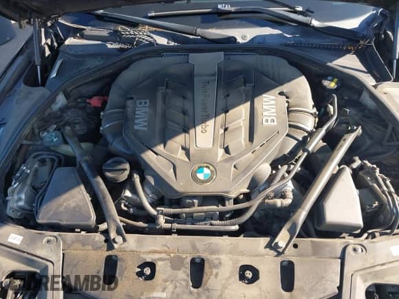 2015 BMW 5 Series 550i с VIN WBAKN9C56FD961027, выставлен на аукционе IAAI как лот 42653452 с пробегом 167 493 миль миль и . История ставок и продаж доступна на DreamBid. Изображение 10.