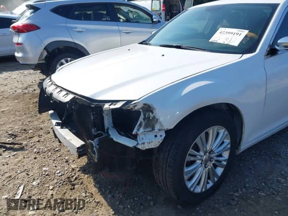 2013 Chrysler 300 C z VIN 2C3CCAKT8DH505338, wystawiony jako IAAI lot #42399191 z przebiegiem 226 118 mil mil oraz . Historia ofert i sprzedaży dostępna na DreamBid. Obrazek 18.