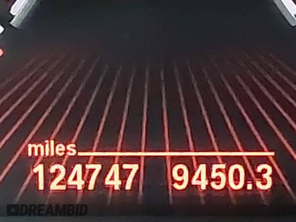 2012 BMW 7 Series 750i xDrive z VIN WBAKC6C57CC395594, wystawiony jako IAAI lot #42450983 z przebiegiem 124 747 mil mil oraz . Historia ofert i sprzedaży dostępna na DreamBid. Obrazek 16.