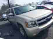 2007 Chevrolet Suburban LS with VIN 1GNFC16047J252702, listed as a IAAI auction lot 41576927 with 401,122 mi miles and . Bid and sale history available at DreamBid. Image 1.