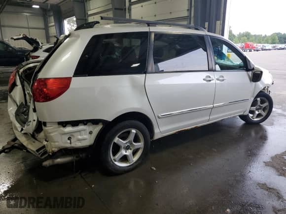 2006 Toyota Sienna XLE z VIN 5TDBA22C06S065249, wystawiony jako Copart lot #67028185 z przebiegiem 254 862 mil mil oraz Nie do naprawy • Non repairable. Historia ofert i sprzedaży dostępna na DreamBid. Obrazek 3.