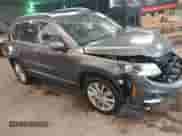 2014 Volkswagen Tiguan S с VIN WVGBV3AX6EW545157, выставлен на аукционе IAAI как лот 42256191 с пробегом 98 361 миль миль и . История ставок и продаж доступна на DreamBid. Изображение 1.