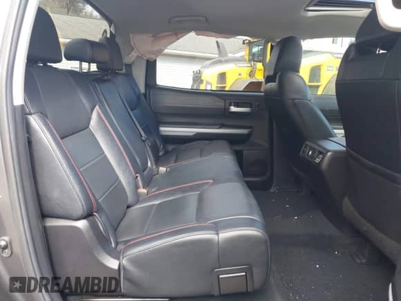 2021 Toyota Tundra SR5 z VIN 5TFDY5F19MX015729, wystawiony jako IAAI lot #41694978 z przebiegiem 72 283 mil mil oraz . Historia ofert i sprzedaży dostępna na DreamBid. Obrazek 8.